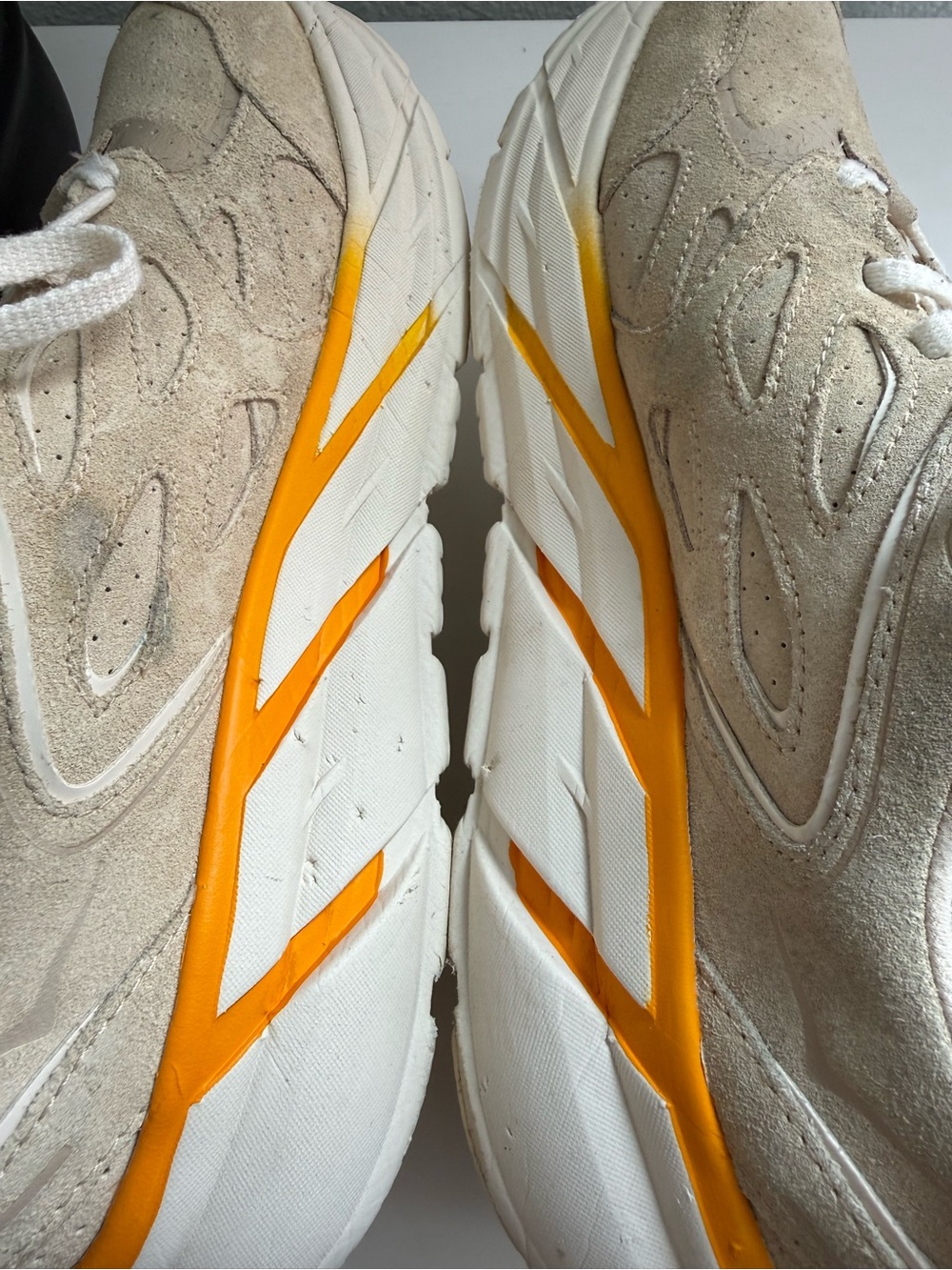Hoka Clifton L men size 8.5 Beige Suede Athletic Sneakers with Yellow Accent - Picture 11 of 14